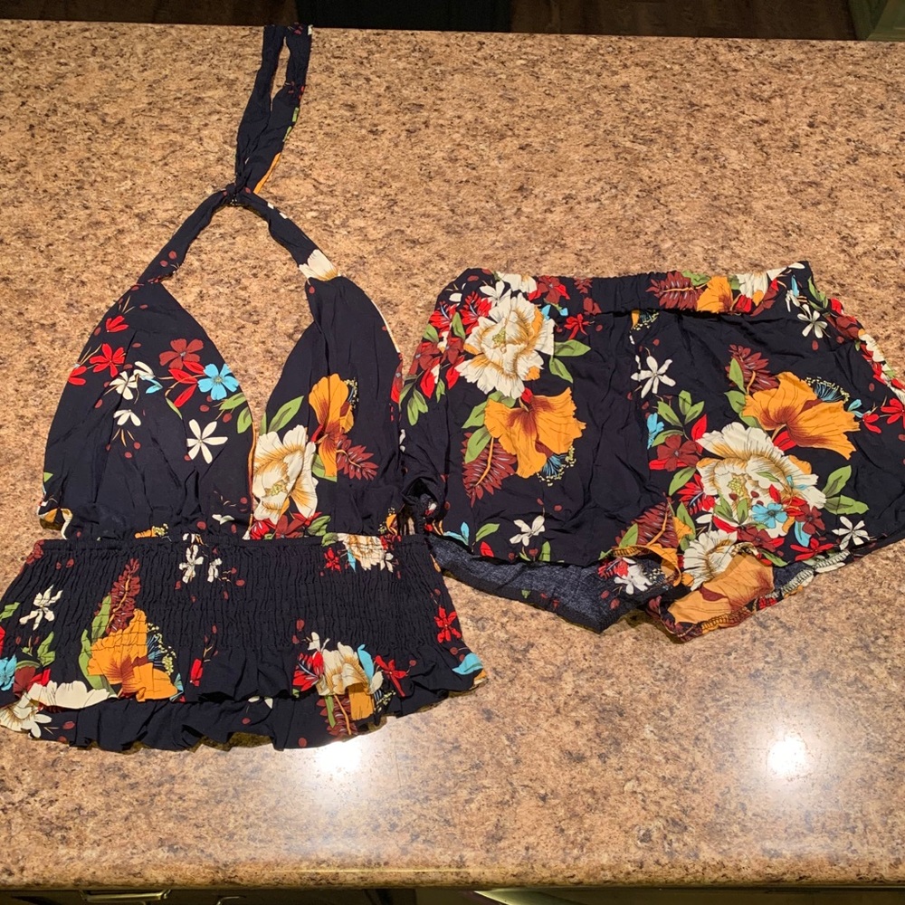 EUC Shein 2 Piece Floral Set Large